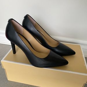 Michael Kors Leather Pump